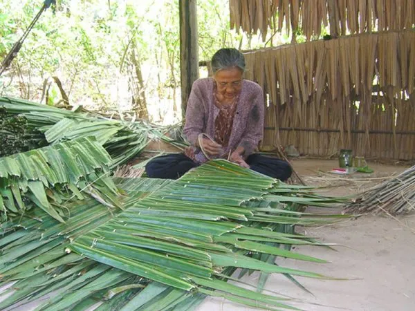 Các loại nhà lá, hướng dẫn lợp nhà bằng lá dừa và lá cọ truyền thống