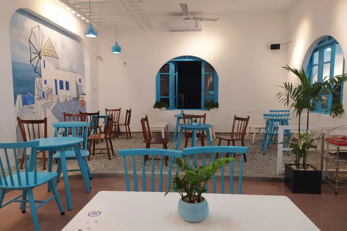 Thú vị với thiết kế quán cafe phong cách Santorini