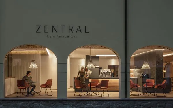 Zentral – Thiết kế quán cafe 200m2 cách điệu với mái vòm